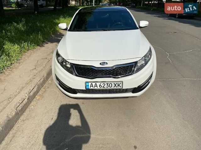 Белый Киа Оптима, объемом двигателя 2 л и пробегом 95 тыс. км за 11500 $, фото 5 на Automoto.ua