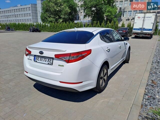Белый Киа Оптима, объемом двигателя 2.36 л и пробегом 225 тыс. км за 9600 $, фото 6 на Automoto.ua