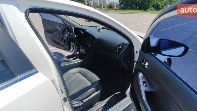Белый Киа Оптима, объемом двигателя 2 л и пробегом 177 тыс. км за 9999 $, фото 11 на Automoto.ua