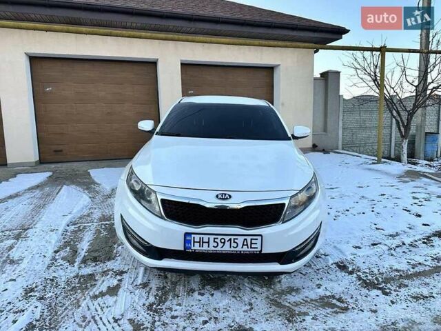 Белый Киа Оптима, объемом двигателя 2 л и пробегом 223 тыс. км за 8500 $, фото 1 на Automoto.ua