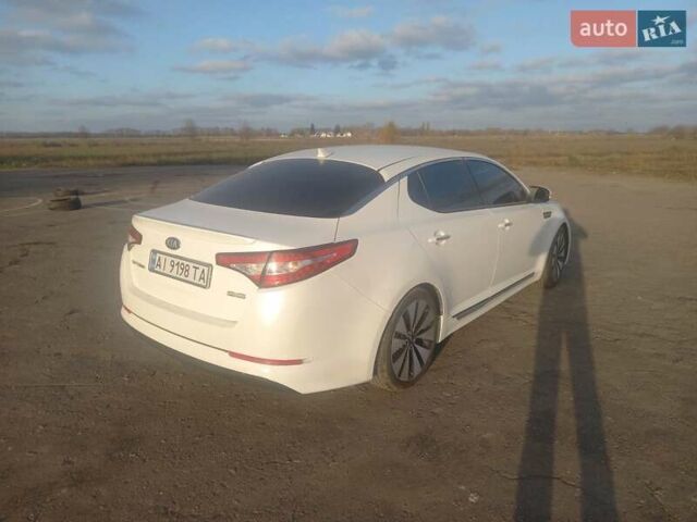 Белый Киа Оптима, объемом двигателя 2.36 л и пробегом 180 тыс. км за 8800 $, фото 4 на Automoto.ua