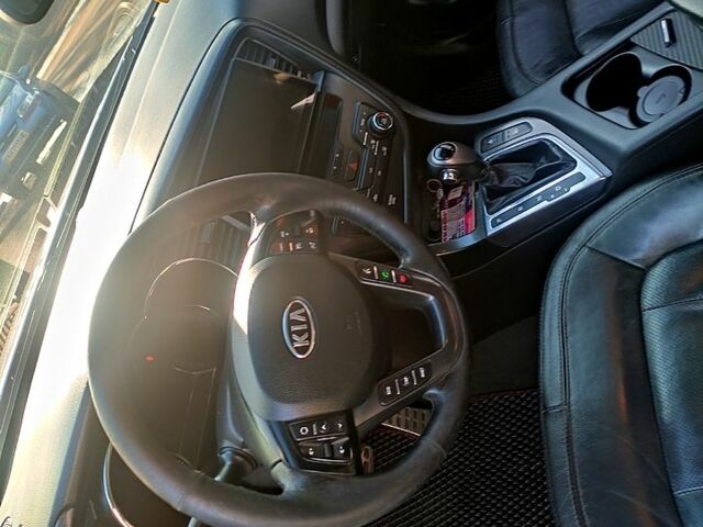 Белый Киа Оптима, объемом двигателя 2 л и пробегом 199 тыс. км за 9800 $, фото 1 на Automoto.ua