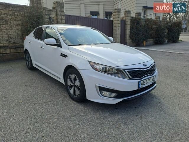 Белый Киа Оптима, объемом двигателя 2.36 л и пробегом 210 тыс. км за 9999 $, фото 18 на Automoto.ua