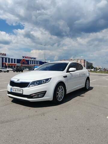 Белый Киа Оптима, объемом двигателя 2 л и пробегом 177 тыс. км за 9999 $, фото 5 на Automoto.ua