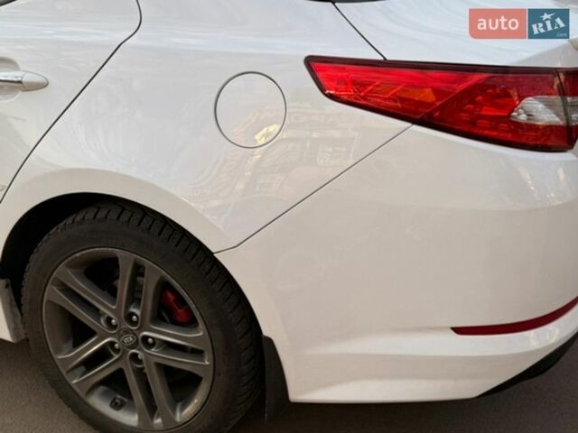 Білий Кіа Оптіма, об'ємом двигуна 2 л та пробігом 230 тис. км за 9350 $, фото 17 на Automoto.ua