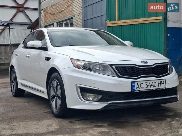 Білий Кіа Оптіма, об'ємом двигуна 2.36 л та пробігом 193 тис. км за 6800 $, фото 16 на Automoto.ua