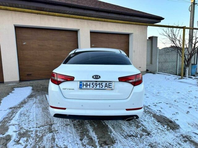 Белый Киа Оптима, объемом двигателя 2 л и пробегом 223 тыс. км за 8500 $, фото 4 на Automoto.ua