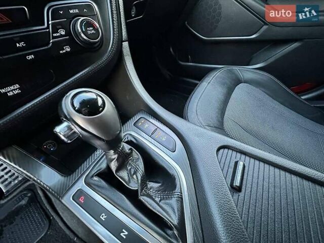 Белый Киа Оптима, объемом двигателя 2 л и пробегом 223 тыс. км за 8500 $, фото 15 на Automoto.ua