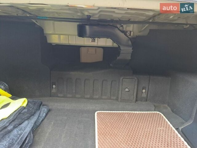 Белый Киа Оптима, объемом двигателя 2.36 л и пробегом 210 тыс. км за 9999 $, фото 15 на Automoto.ua