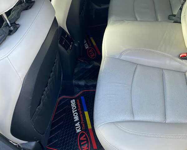 Белый Киа Оптима, объемом двигателя 2 л и пробегом 95 тыс. км за 11500 $, фото 12 на Automoto.ua