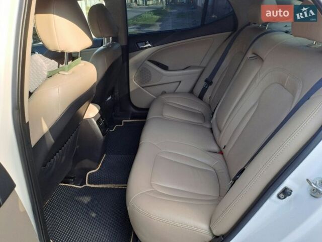 Белый Киа Оптима, объемом двигателя 2.36 л и пробегом 210 тыс. км за 9999 $, фото 12 на Automoto.ua