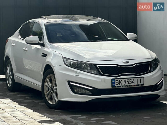 Белый Киа Оптима, объемом двигателя 1.69 л и пробегом 248 тыс. км за 9999 $, фото 48 на Automoto.ua