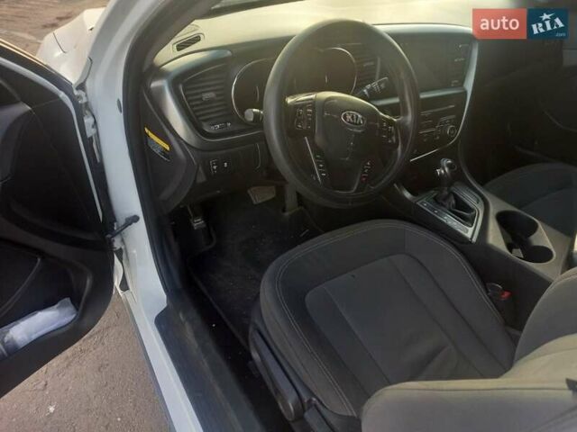 Белый Киа Оптима, объемом двигателя 2.36 л и пробегом 180 тыс. км за 8800 $, фото 9 на Automoto.ua