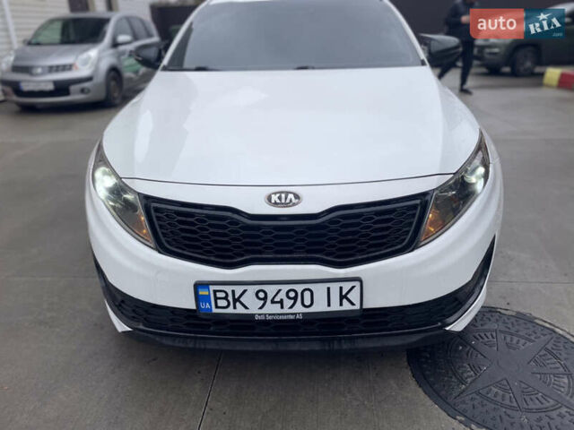 Белый Киа Оптима, объемом двигателя 2.4 л и пробегом 302 тыс. км за 8500 $, фото 10 на Automoto.ua