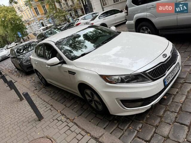 Белый Киа Оптима, объемом двигателя 2.36 л и пробегом 101 тыс. км за 10000 $, фото 4 на Automoto.ua