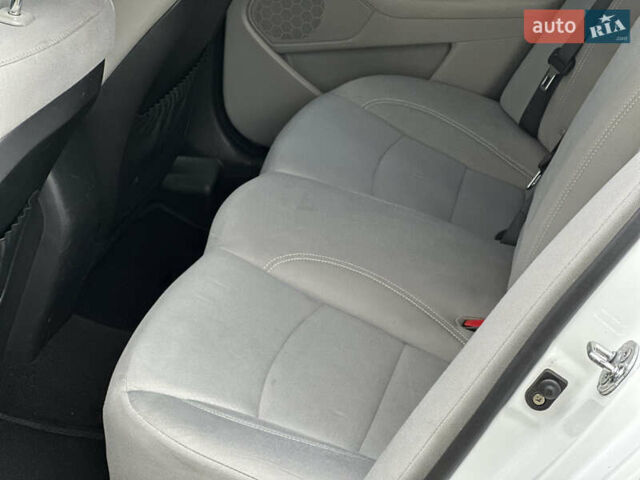 Белый Киа Оптима, объемом двигателя 2.4 л и пробегом 166 тыс. км за 8199 $, фото 6 на Automoto.ua