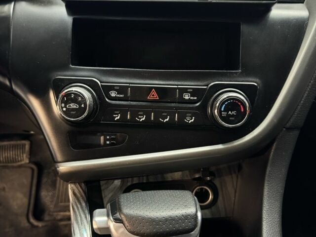 Белый Киа Оптима, объемом двигателя 2 л и пробегом 260 тыс. км за 8500 $, фото 14 на Automoto.ua