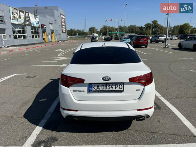 Белый Киа Оптима, объемом двигателя 2.36 л и пробегом 166 тыс. км за 9800 $, фото 3 на Automoto.ua