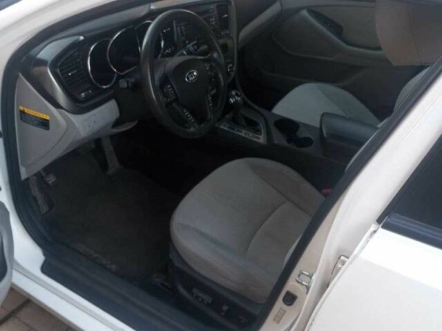 Белый Киа Оптима, объемом двигателя 2.4 л и пробегом 118 тыс. км за 9300 $, фото 3 на Automoto.ua