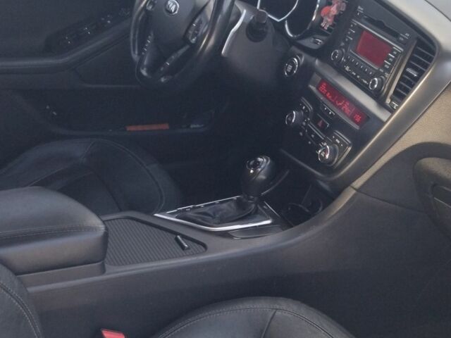 Білий Кіа Оптіма, об'ємом двигуна 2.4 л та пробігом 213 тис. км за 254 $, фото 5 на Automoto.ua