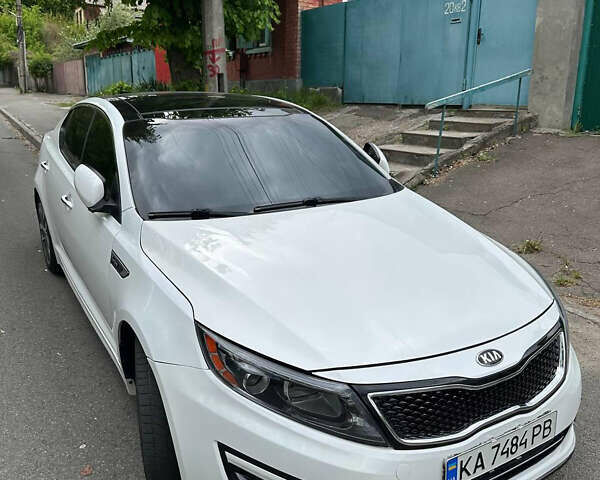 Белый Киа Оптима, объемом двигателя 2 л и пробегом 156 тыс. км за 12800 $, фото 2 на Automoto.ua