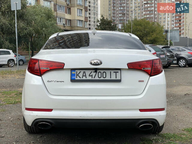 Білий Кіа Оптіма, об'ємом двигуна 2.4 л та пробігом 164 тис. км за 9999 $, фото 4 на Automoto.ua
