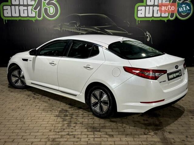 Білий Кіа Оптіма, об'ємом двигуна 2.36 л та пробігом 166 тис. км за 8999 $, фото 12 на Automoto.ua