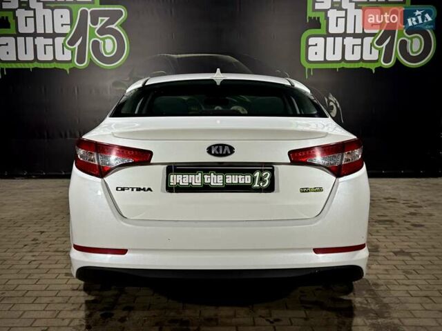 Білий Кіа Оптіма, об'ємом двигуна 2.36 л та пробігом 166 тис. км за 8999 $, фото 16 на Automoto.ua