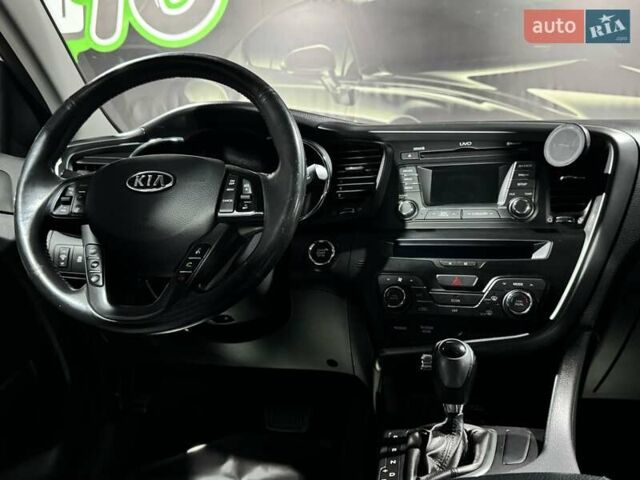 Білий Кіа Оптіма, об'ємом двигуна 2.36 л та пробігом 166 тис. км за 8999 $, фото 19 на Automoto.ua