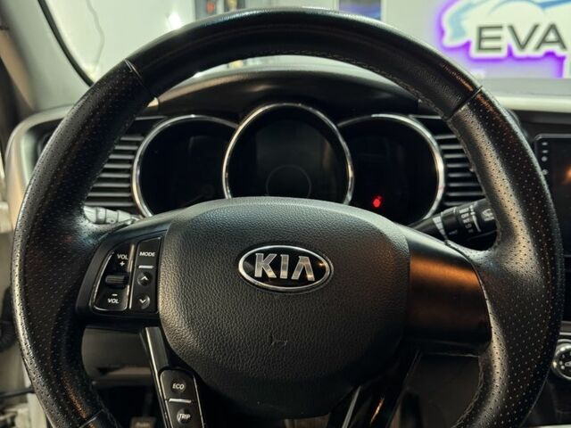 Белый Киа Оптима, объемом двигателя 2 л и пробегом 260 тыс. км за 8500 $, фото 12 на Automoto.ua