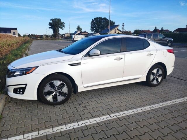 Белый Киа Оптима, объемом двигателя 2.4 л и пробегом 142 тыс. км за 10481 $, фото 1 на Automoto.ua