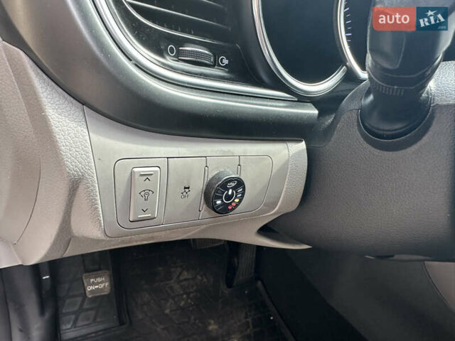 Білий Кіа Оптіма, об'ємом двигуна 2.4 л та пробігом 190 тис. км за 9300 $, фото 18 на Automoto.ua