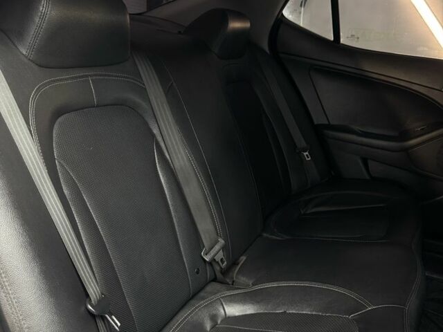 Белый Киа Оптима, объемом двигателя 2 л и пробегом 260 тыс. км за 8500 $, фото 19 на Automoto.ua