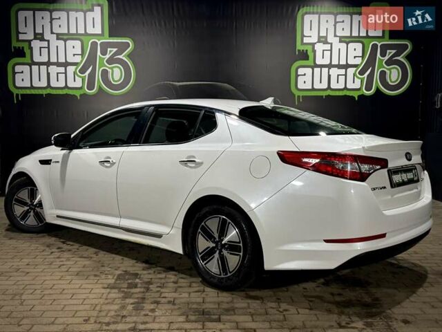 Білий Кіа Оптіма, об'ємом двигуна 2.36 л та пробігом 166 тис. км за 8999 $, фото 13 на Automoto.ua