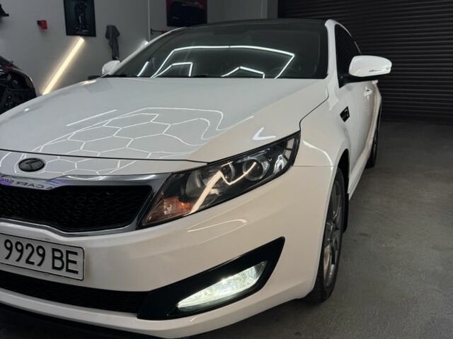 Белый Киа Оптима, объемом двигателя 2 л и пробегом 260 тыс. км за 8500 $, фото 7 на Automoto.ua