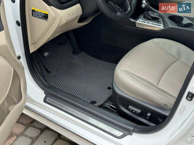 Білий Кіа Оптіма, об'ємом двигуна 2.4 л та пробігом 256 тис. км за 9100 $, фото 24 на Automoto.ua