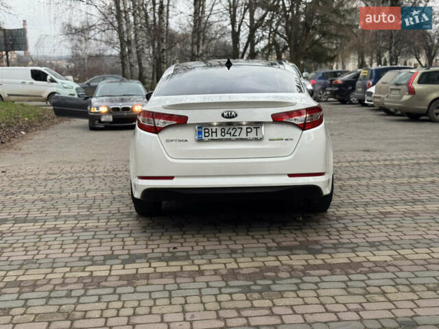 Білий Кіа Оптіма, об'ємом двигуна 2.4 л та пробігом 256 тис. км за 9100 $, фото 4 на Automoto.ua