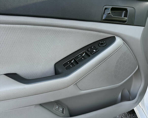 Кіа Оптіма 2013 у Львові на Automoto.ua Білий Кіа Оптіма, об'ємом двигуна 2.4 л та пробігом 95 тис. км за 9800 $, фото 9 на Automoto.ua