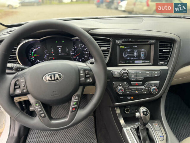 Білий Кіа Оптіма, об'ємом двигуна 2.4 л та пробігом 256 тис. км за 9100 $, фото 27 на Automoto.ua