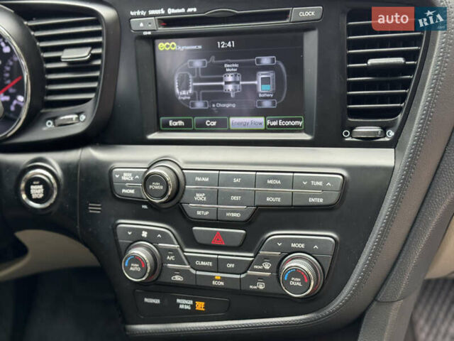 Білий Кіа Оптіма, об'ємом двигуна 2.4 л та пробігом 256 тис. км за 9100 $, фото 14 на Automoto.ua