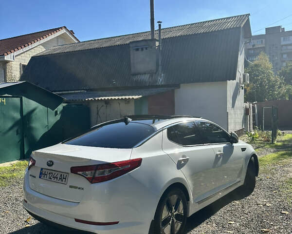 Белый Киа Оптима, объемом двигателя 2.36 л и пробегом 162 тыс. км за 10500 $, фото 4 на Automoto.ua
