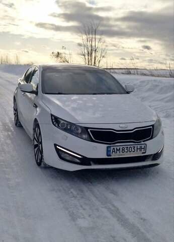 Белый Киа Оптима, объемом двигателя 2.36 л и пробегом 213 тыс. км за 10999 $, фото 3 на Automoto.ua