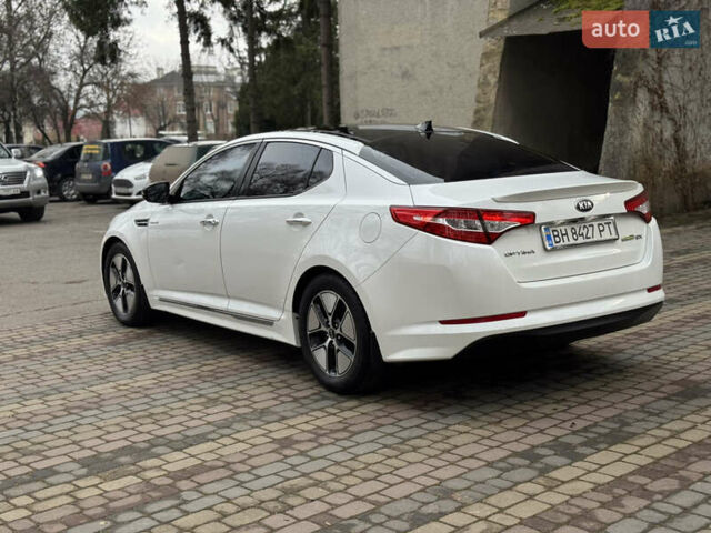 Білий Кіа Оптіма, об'ємом двигуна 2.4 л та пробігом 256 тис. км за 9100 $, фото 3 на Automoto.ua