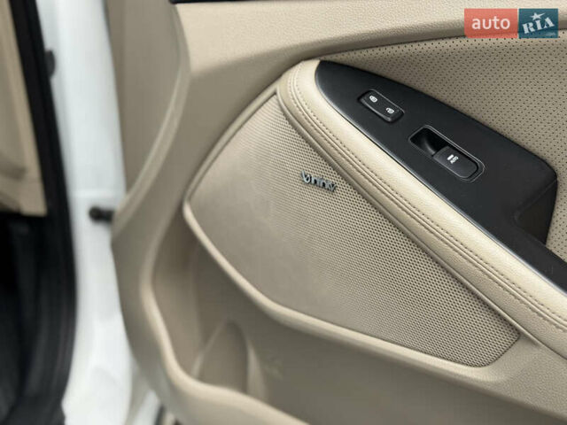 Білий Кіа Оптіма, об'ємом двигуна 2.4 л та пробігом 256 тис. км за 9100 $, фото 22 на Automoto.ua