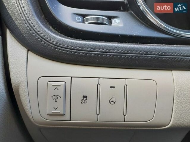 Білий Кіа Оптіма, об'ємом двигуна 2.4 л та пробігом 196 тис. км за 7200 $, фото 19 на Automoto.ua