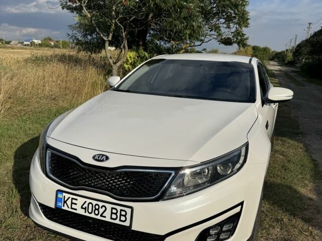 Білий Кіа Оптіма, об'ємом двигуна 2 л та пробігом 197 тис. км за 9498 $, фото 2 на Automoto.ua