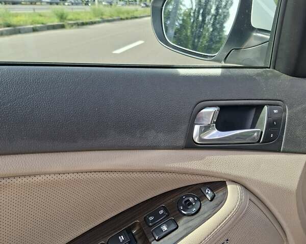 Белый Киа Оптима, объемом двигателя 2.36 л и пробегом 175 тыс. км за 9500 $, фото 12 на Automoto.ua