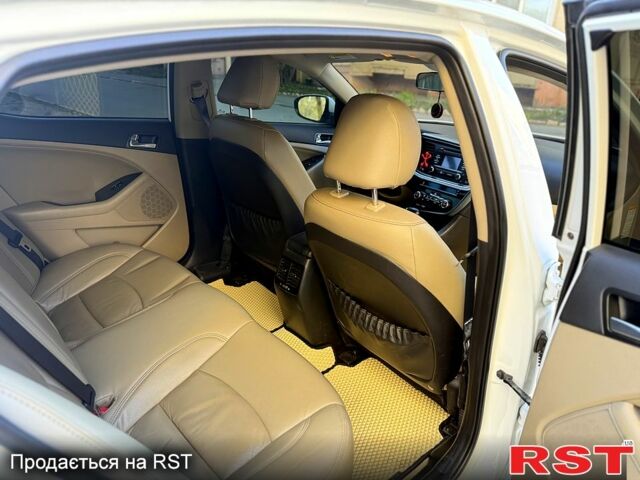 Киа Оптима 2014 в Харькове на Automoto.ua Белый Киа Оптима, объемом двигателя 2.4 л и пробегом 340 тыс. км за 9499 $, фото 5 на Automoto.ua