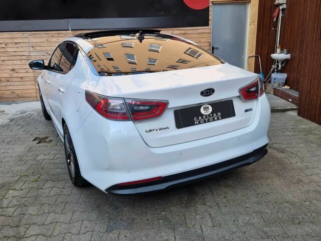 Белый Киа Оптима, объемом двигателя 2 л и пробегом 84 тыс. км за 1100 $, фото 3 на Automoto.ua