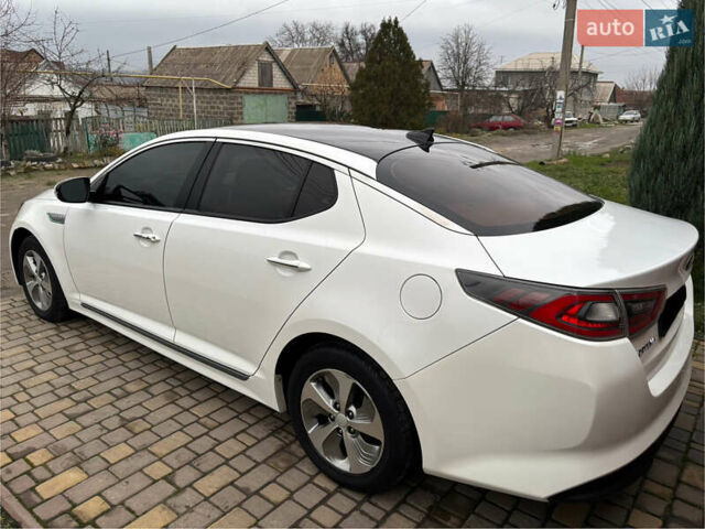 Белый Киа Оптима, объемом двигателя 0 л и пробегом 188 тыс. км за 8800 $, фото 36 на Automoto.ua